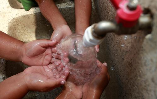 Declaran en emergencia el sistema de agua potable en Arequipa.