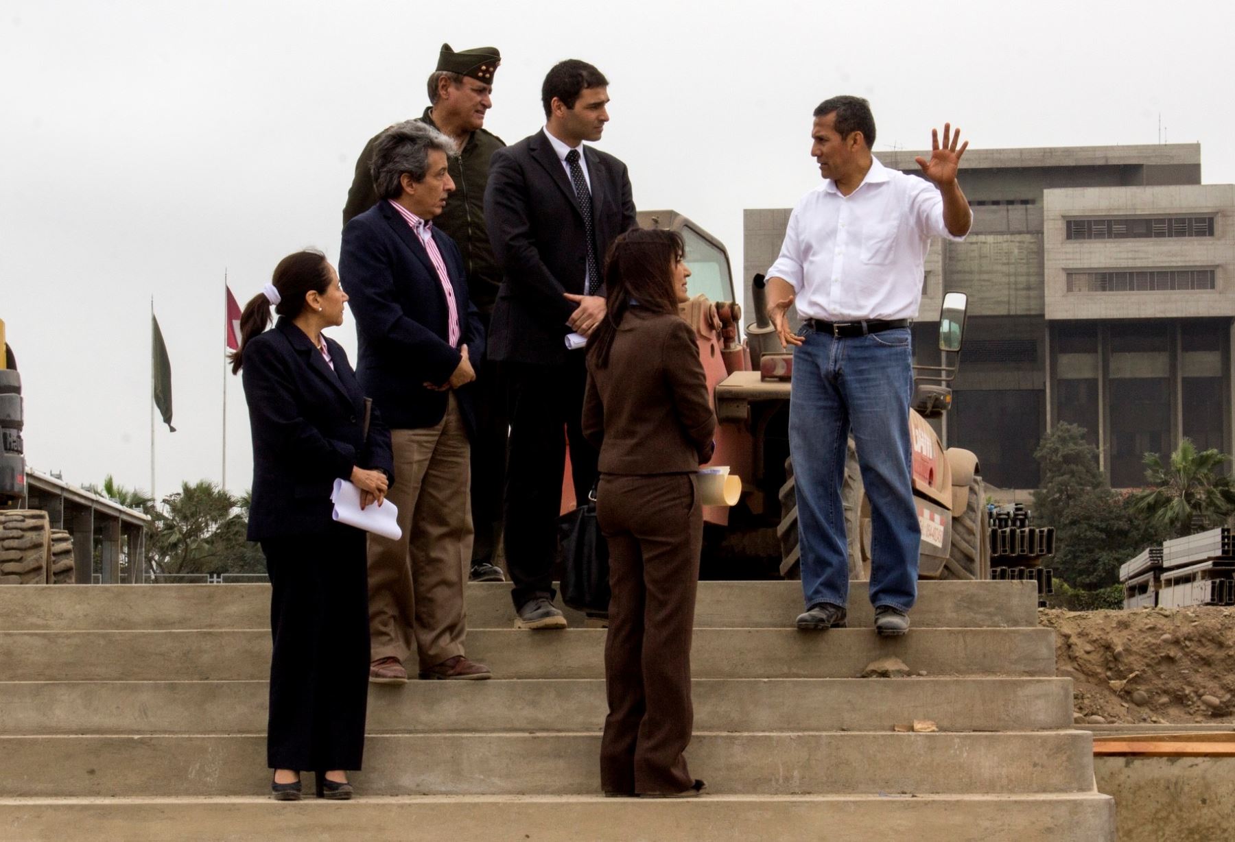 Presidente Ollanta Humala inspecciona avances de las instalaciones de la COP 20 en el Cuartel General del Ejército