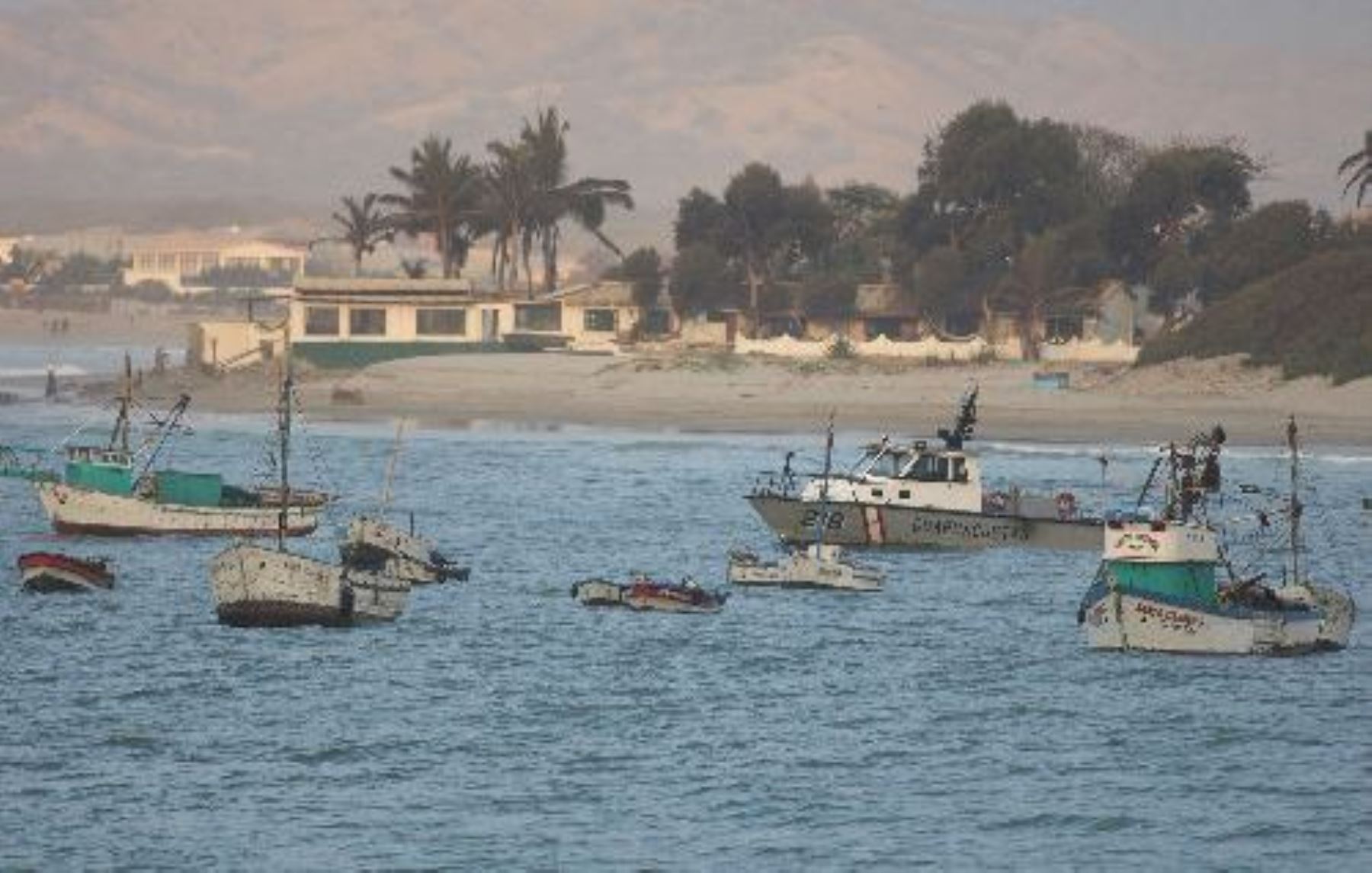 Hallan embarcación pesquera perdida frente al mar de Paita.