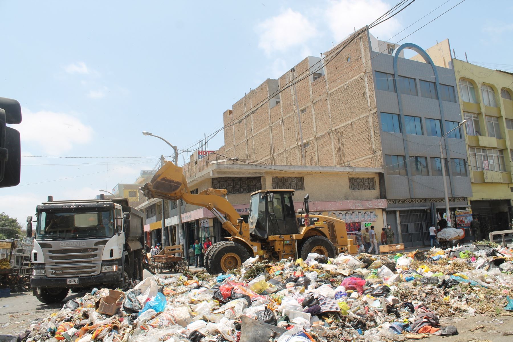 Municipalidad recoge 350 toneladas de basura al día de calles de ...