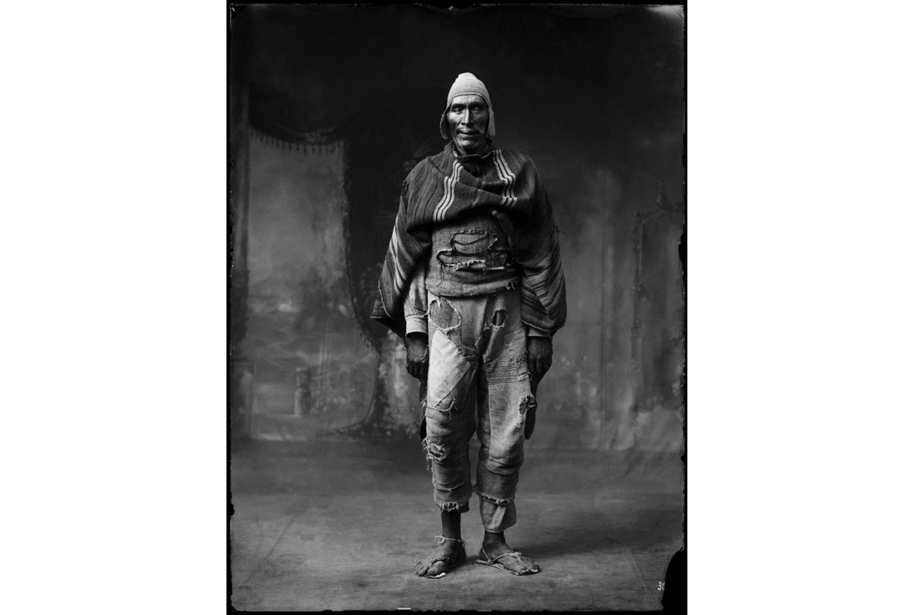1929 El gigante de Paruro. Foto: Martin Chambi