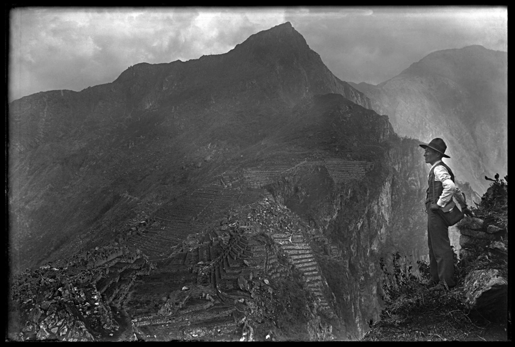 1929 Martin Chambi en Machu Picchu