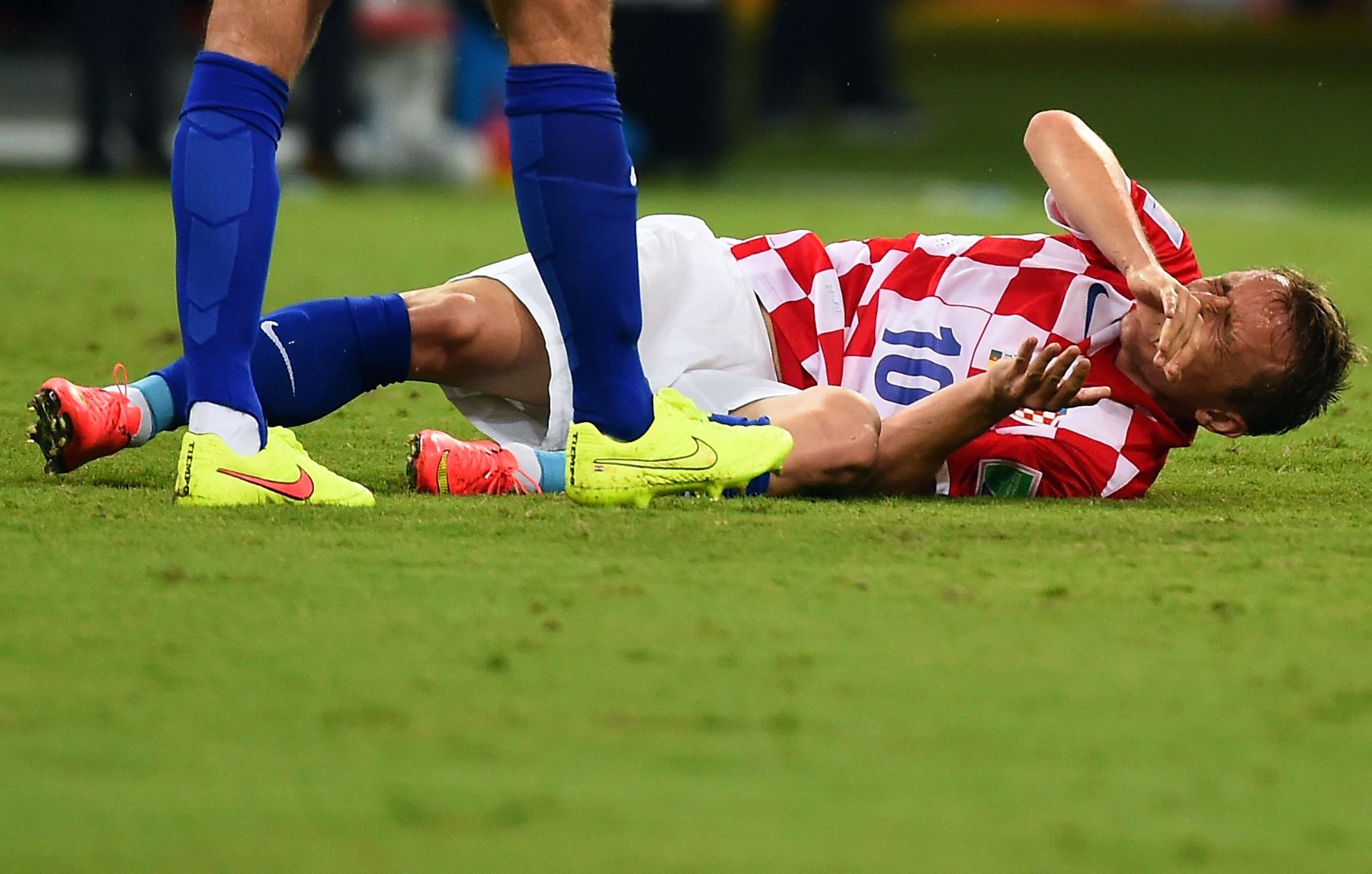 Lesión de Luka Modric enciende las alarmas en el Real Madrid | Noticias ...