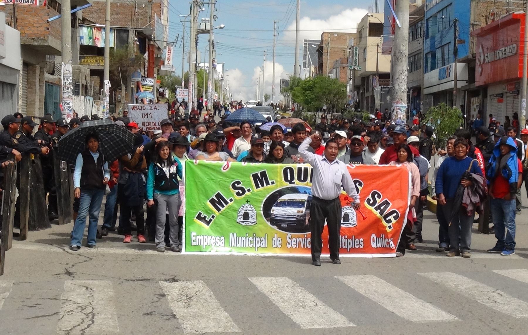 Transportistas causaron disturbios en Huancayo.