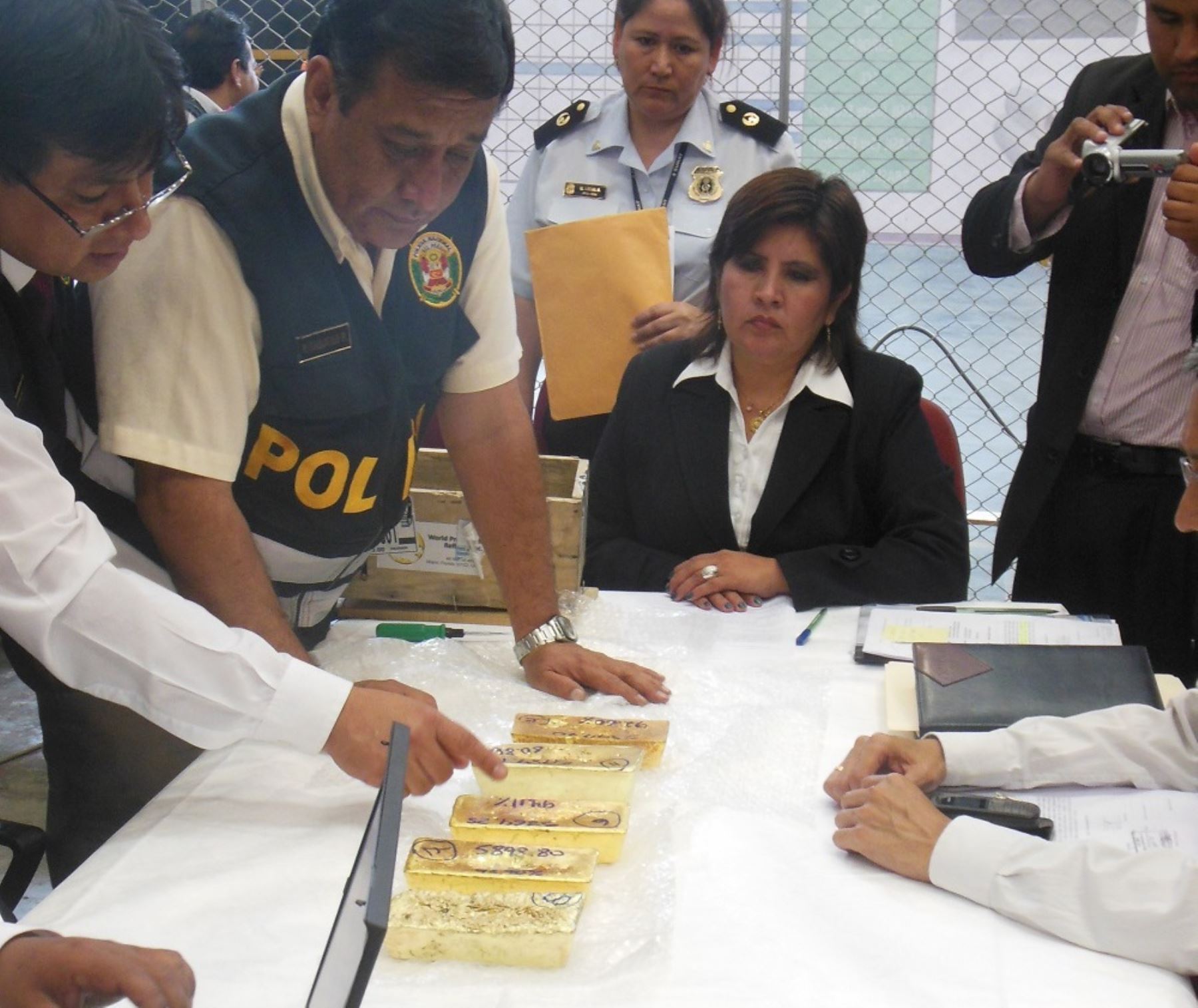 Conabi custodia cinco lingotes de oro incautados en investigación por ...