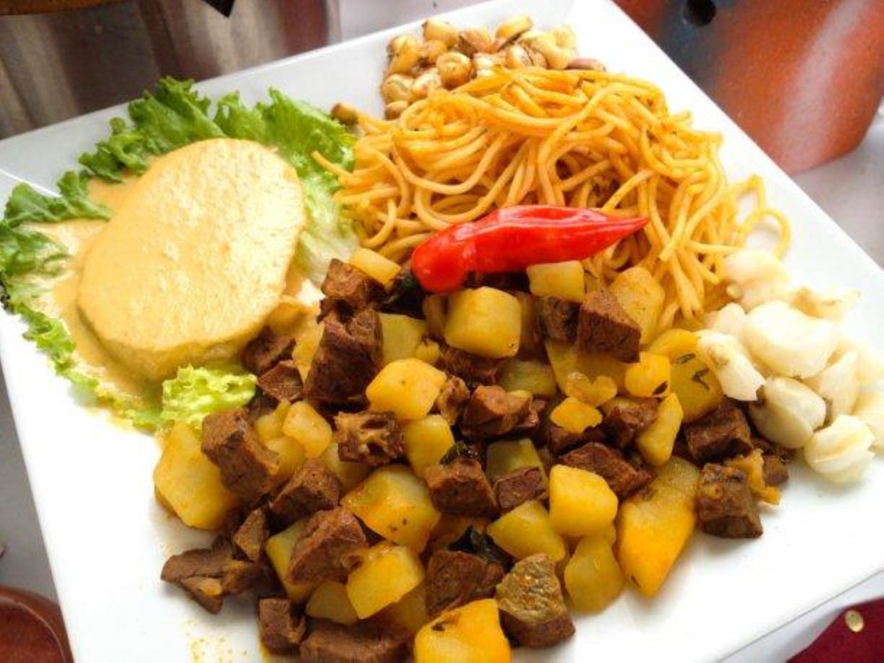 Chanfainita, un plato emblemático peruano con alto nivel nutritivo.