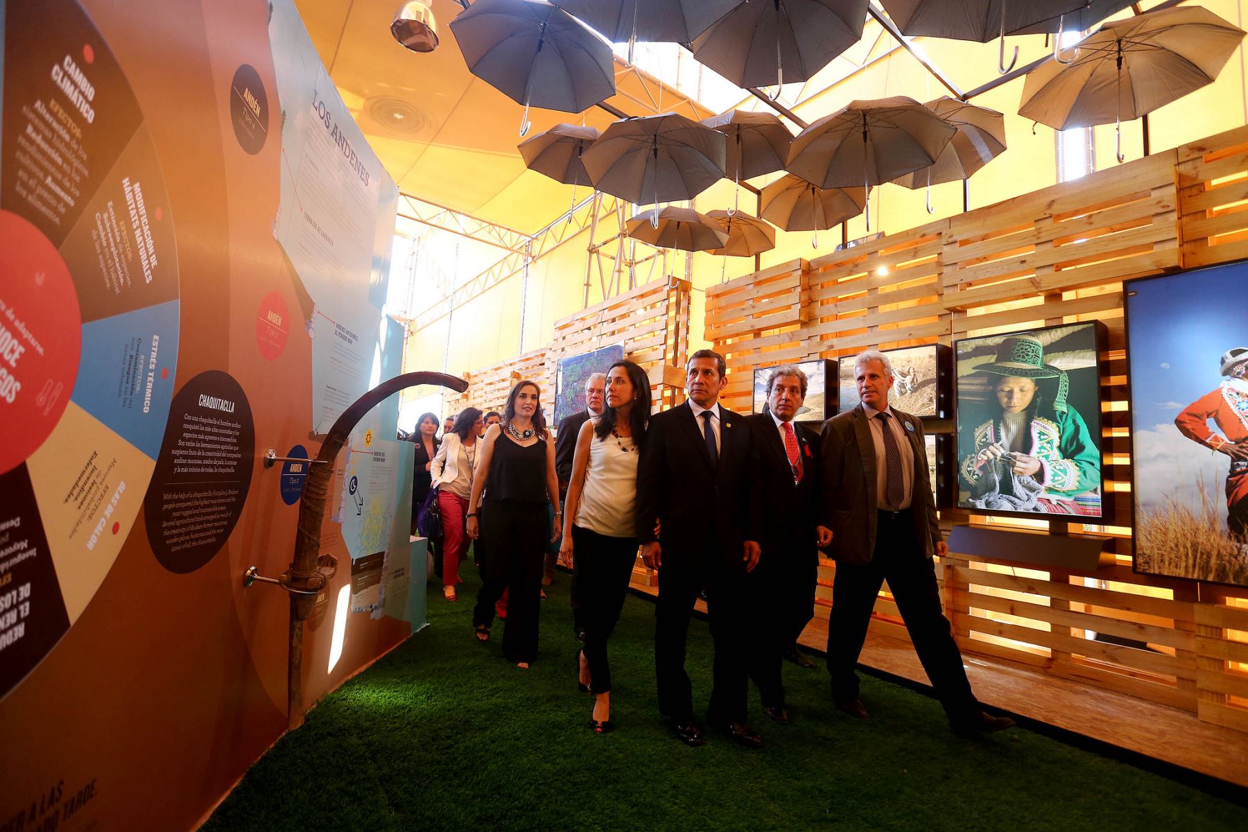 Exposición “Voces por el Clima” fue inaugurada por el presidente Ollanta Humala en el Jockey Club del Perú