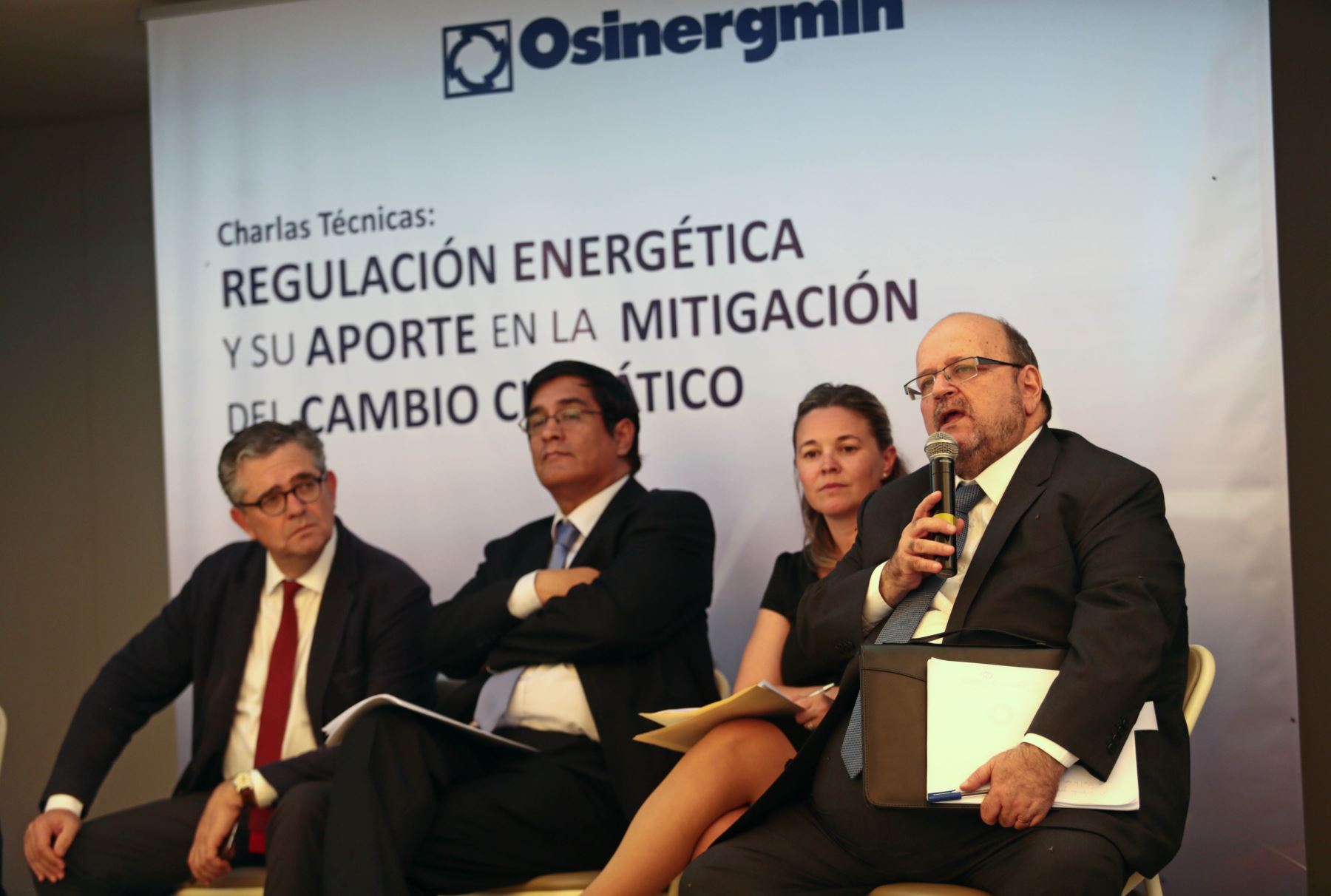 LIMA PERU, DICIEMBRE 2. Jesús Tamayo presidente de OSINERGMIN.Foto: ANDINA/Carlos Lezama