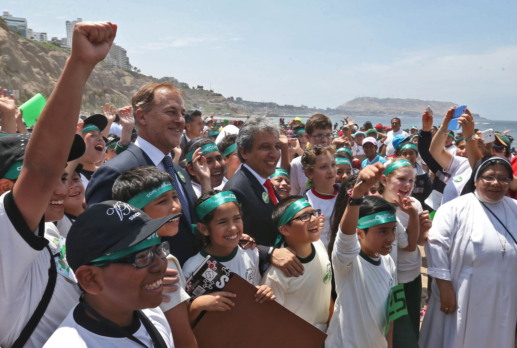 LIMA,PERÚ-DICIEMBRE 04.El Ministro del Ambiente  junto  al Alcalde de Miraflores, Jorge Muñoz y escolares "Comandos COP20" participan en campaña  para el  cuidado del medio ambiente.
Foto:ANDINA/archivo.