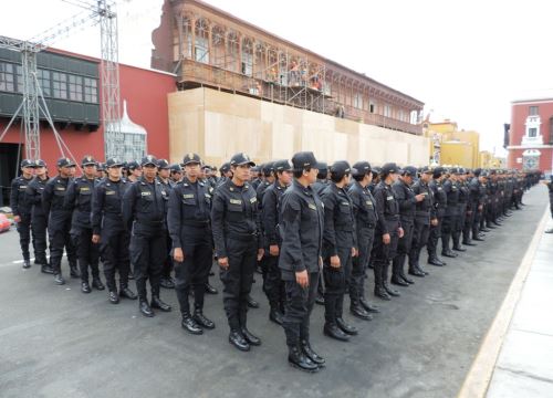 En los próximos días un centenar de policías especializados llegará a Trujillo, capital de La Libertad, para reforzar la lucha contra las organizaciones criminales que operan en la ciudad y la región, informó el ministro del Interior, Carlos Morán .ANDINA/Difusión