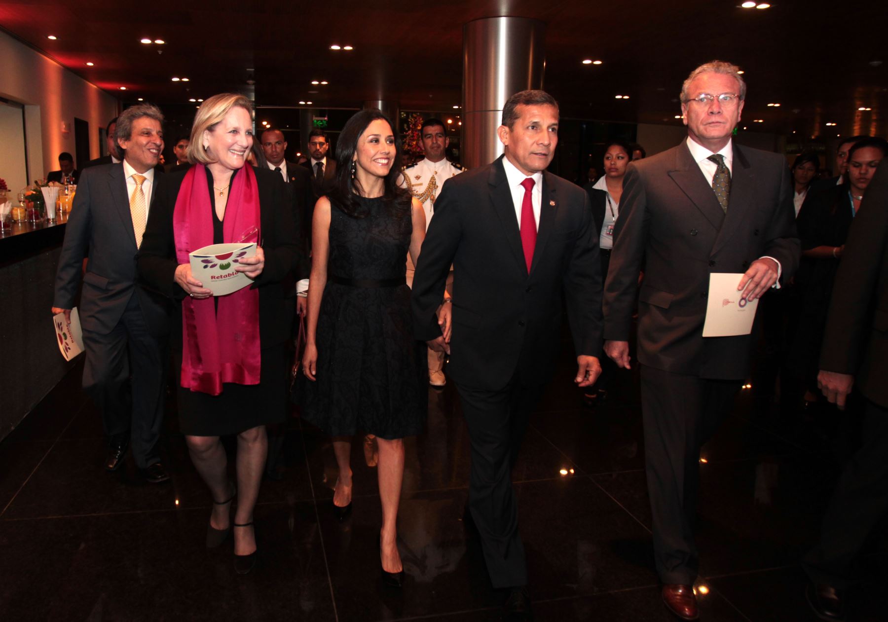 LIMA PERÚ, DICIEMBRE 9. Presidente Ollanta Humala junto al Secretario General de la Naciones Unidas, Ban-Ki Moon  presentes en la Gala Cultural para las delegaciones asistentes a la COP20, que ofrece el gobierno peruano, en el Gran Teatro Nacional. Foto: ANDINA/Melina Mejía