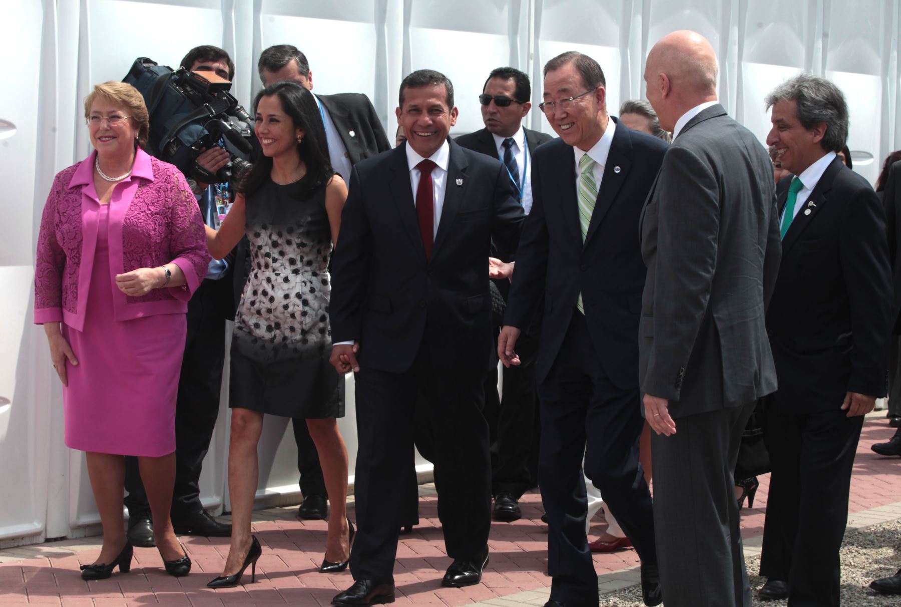 LIMA PERÚ, DICIEMBRE 10. Presidente Ollanta Humala, Michelle Bachelet, Presidenta de Chile,  y Ban-ki Moon Secretario General de las Naciones Unidas ingresan a Sesión plenaria en la COP20. Foto: ANDINA/Melina Mejia