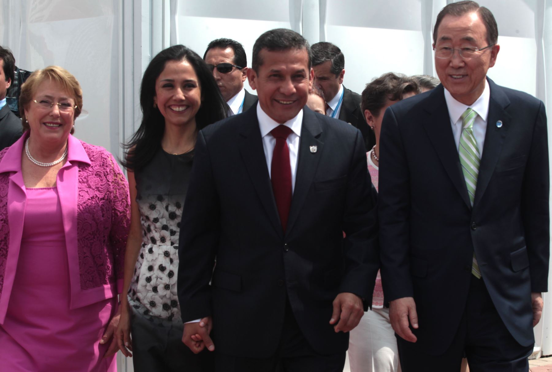 LIMA PERÚ, DICIEMBRE 10. Presidente Ollanta Humala, Michelle Bachelet, Presidenta de Chile,  y Ban-ki Moon Secretario General de las Naciones Unidas ingresan a Sesión plenaria en la COP20. Foto: ANDINA/Melina Mejia