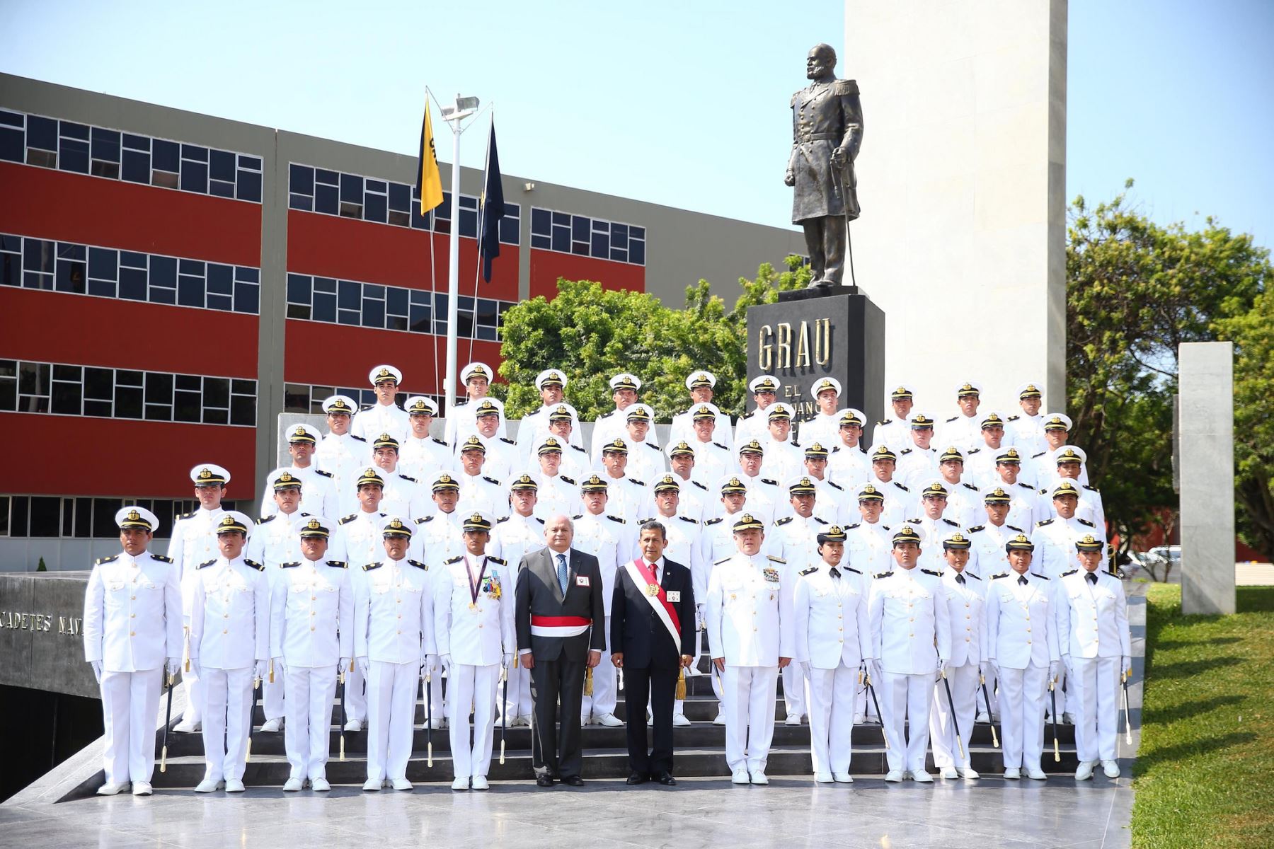Mandatario destaca que la Marina de Guerra del Perú recupera