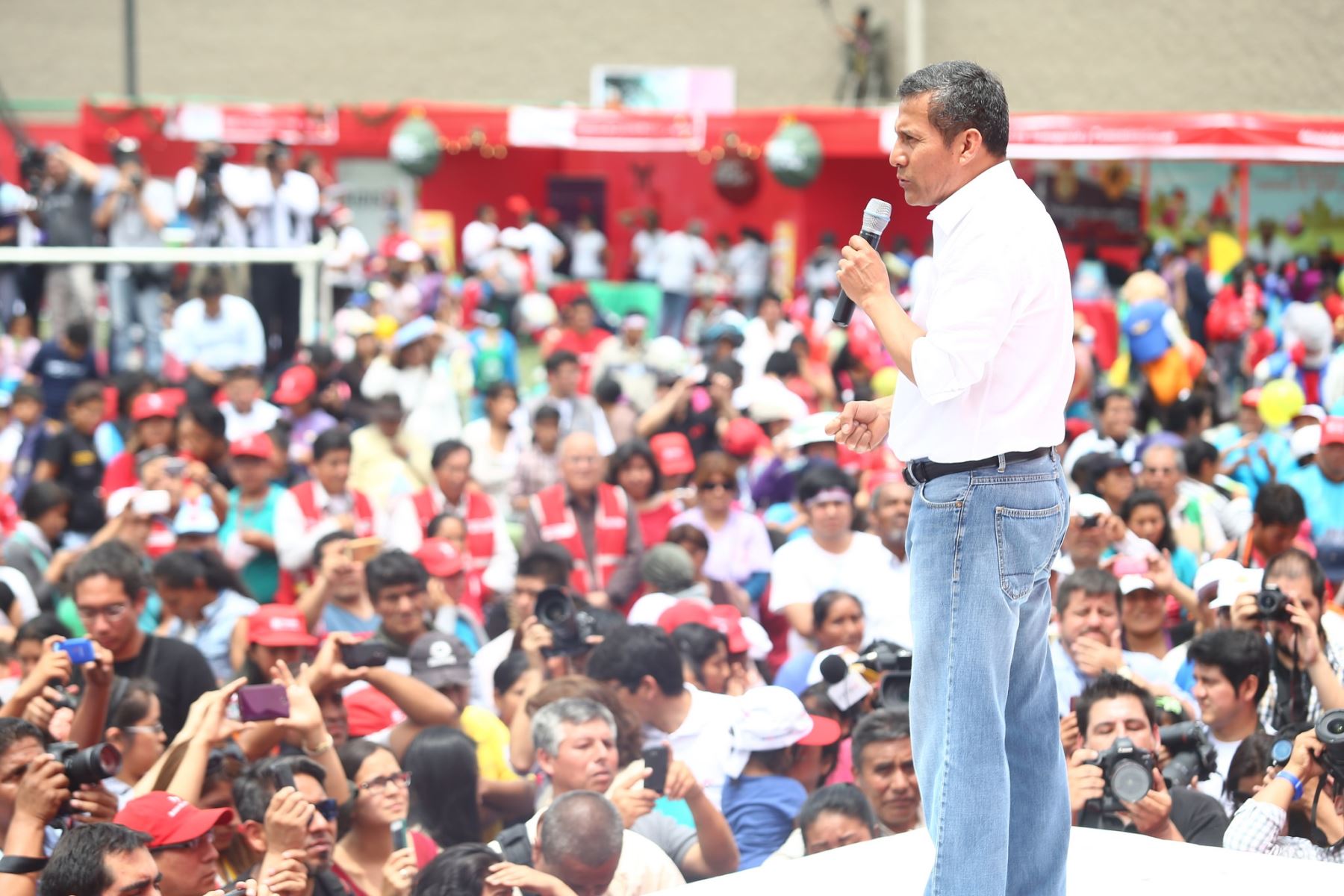 Presidente Ollanta Humala participa en Festiniño Navidad 2014 en San Juan de Lurigancho