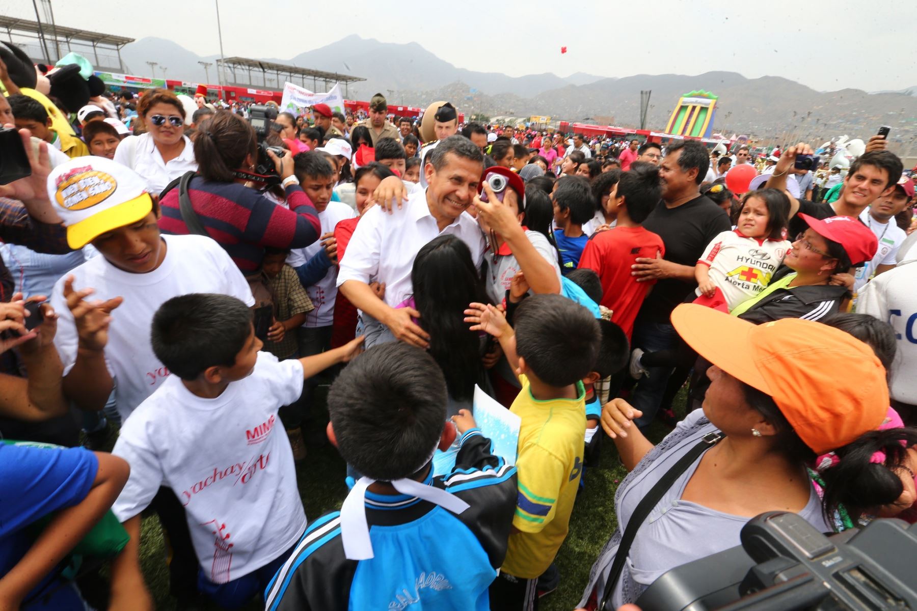 Presidente Ollanta Humala participa en Festiniño Navidad 2014