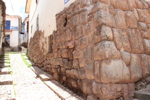 El Ministerio de Cultura aseguró que se encuentra alerta, durante el feriado largo por Fiestas Patrias, ante el intento de algunas personas de profanar, saquear o invadir sitios históricos y arqueológicos, con lo cual se afecta el Patrimonio Cultural de la Nación. ANDINA/Difusión