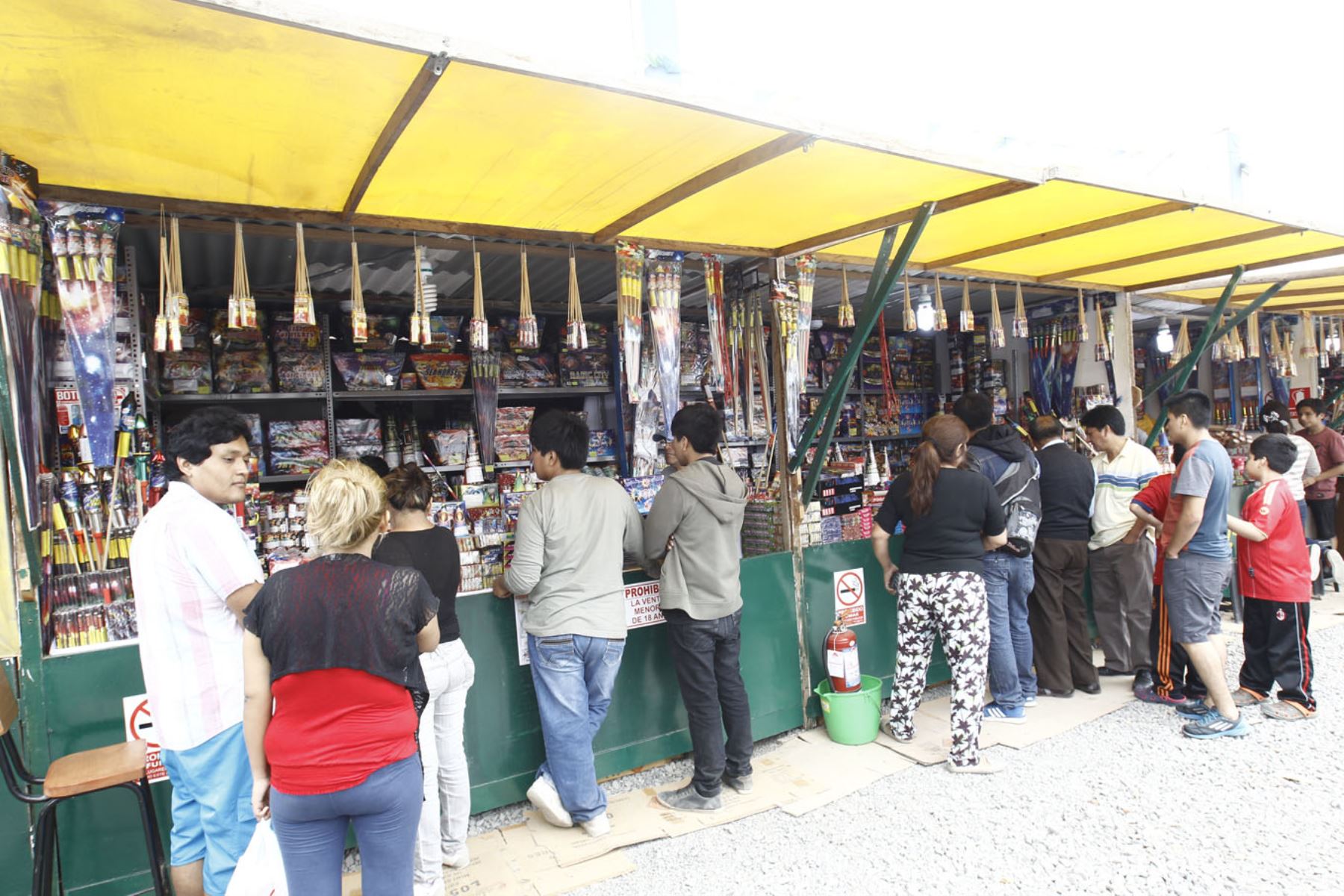 Conoce las 5 ferias autorizadas para vender pirotécnicos en fiestas de fin de año. Foto: ANDINA/Juan Carlos Guzmán Negrini.