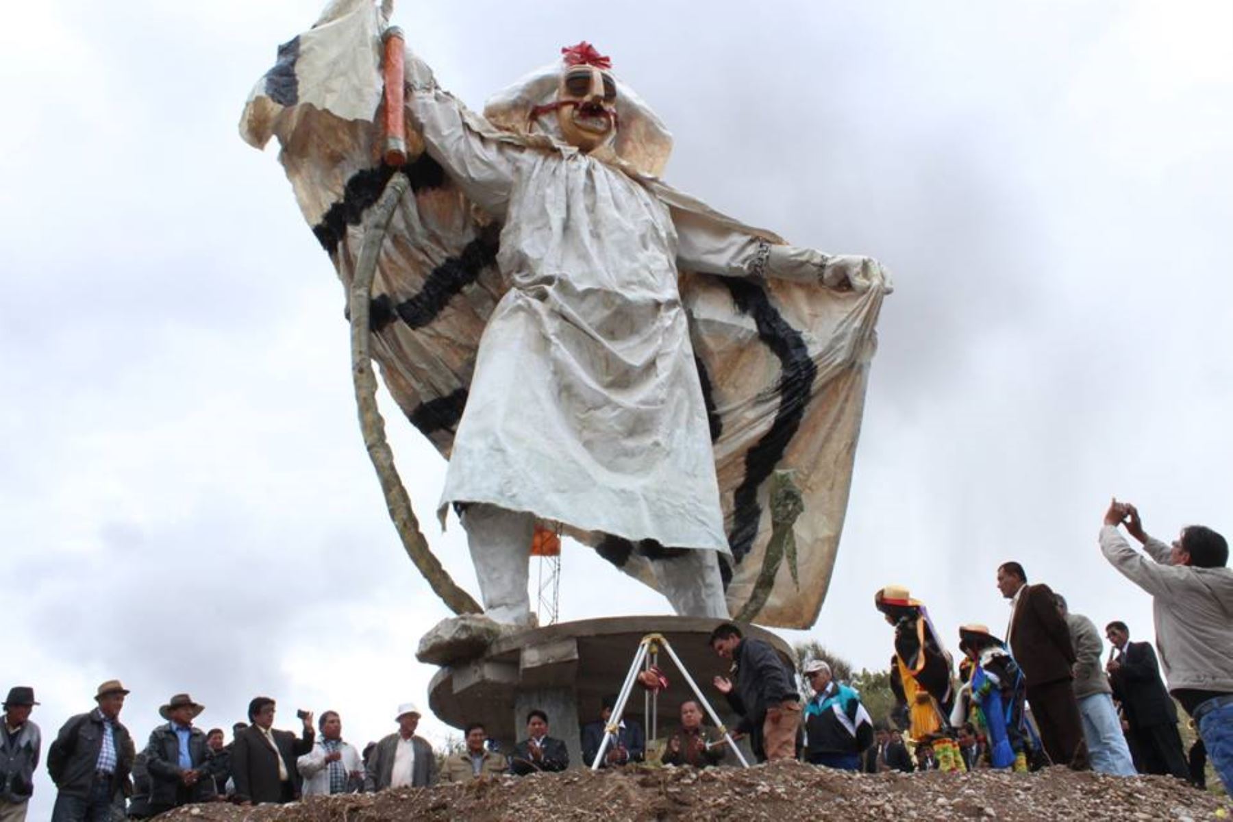 Principal atractivo en fiesta de la Huaconada será estatua gigante.