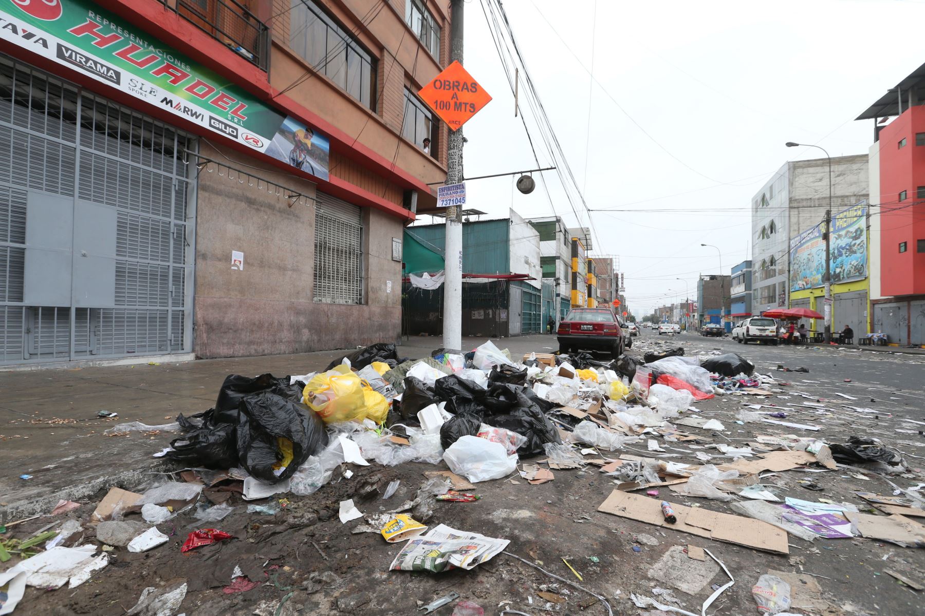 Distritos de Lima amanecen con gran cantidad de basura tras ...