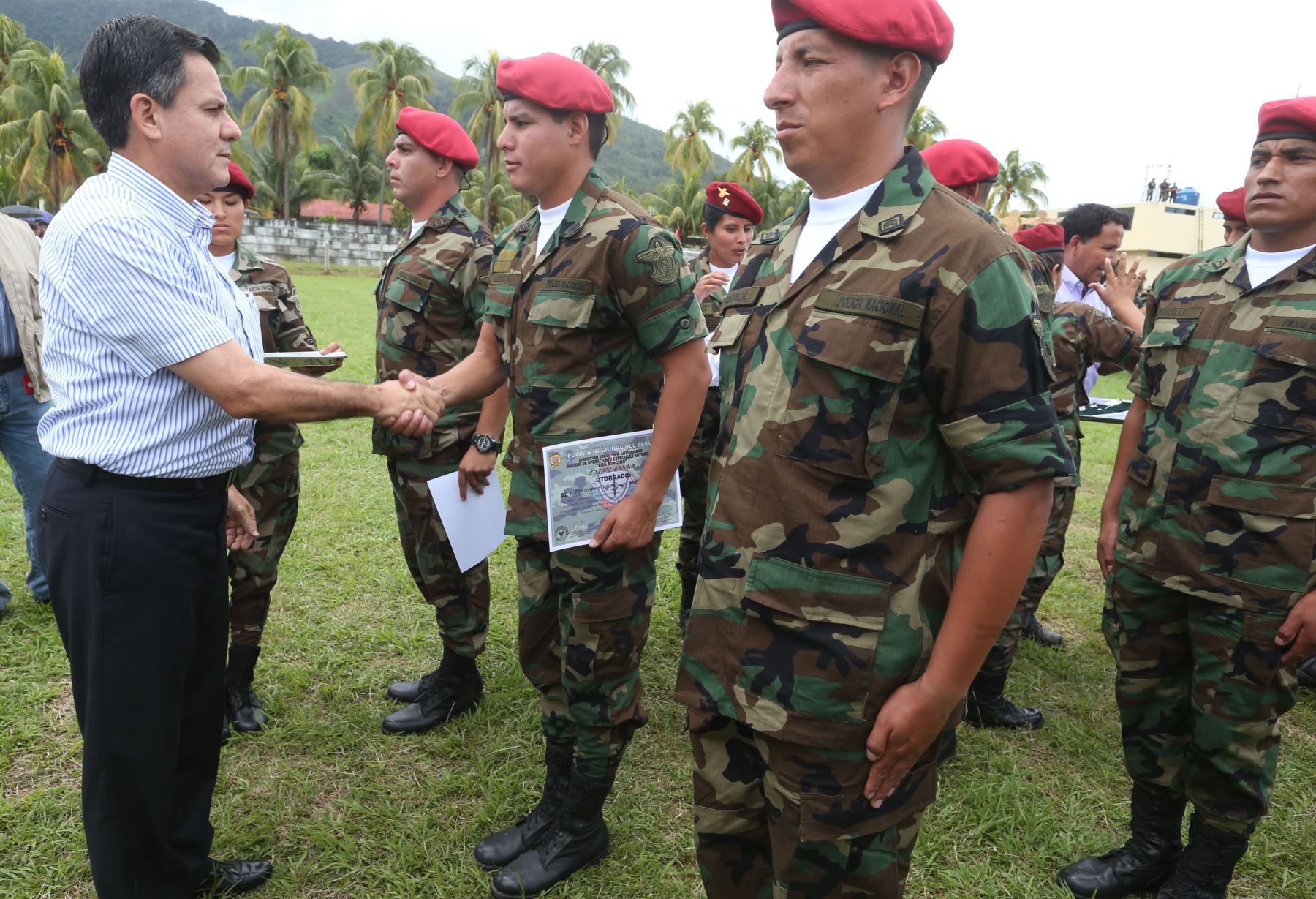 Unos 146 Suboficiales de la PNP se graduaron al culminar curso de Sinchis para combatir al terrorismo y narcotráfico. ANDINA/Vidal Tarqui