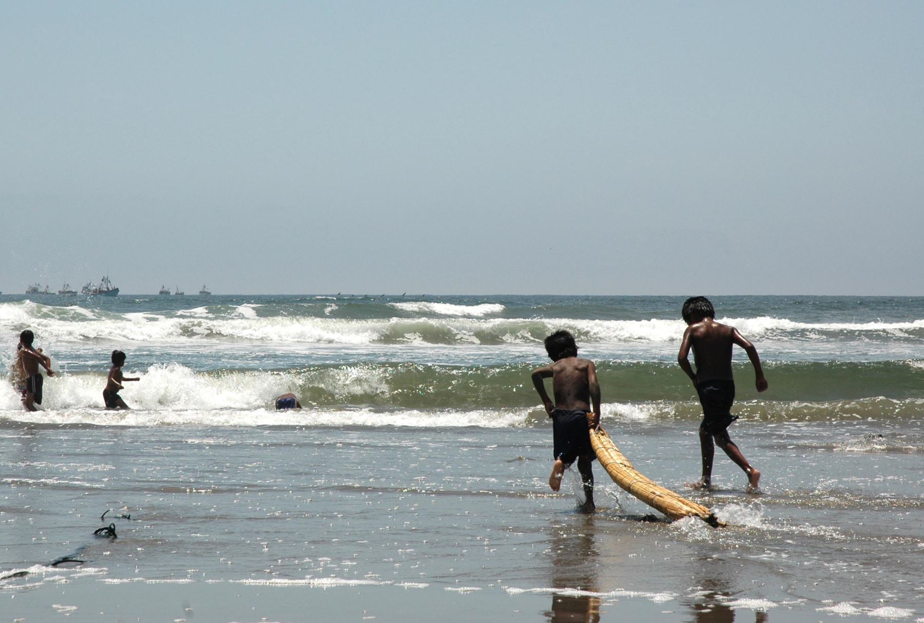Pimentel es una de las playas de Lambayeque consideradas saludables para recibir a los bañistas. ANDINA/Vidal Tarqui