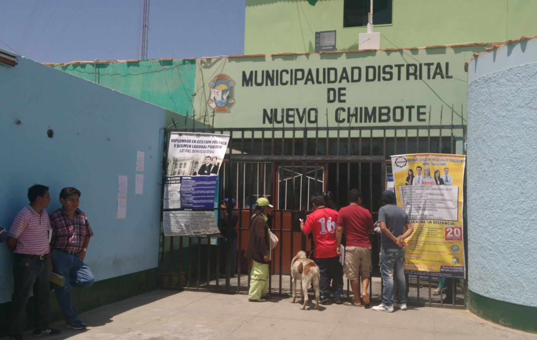 Contraloría acopia documentación de la gestión del exalcalde de Nuevo Chimbote, Juan Gasco. FOTO: ANDINA