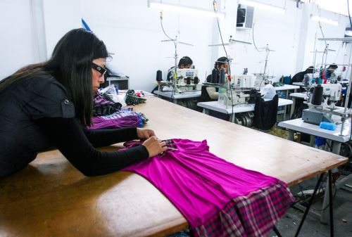 Empleo Juvenil Jóvenes trabajando Trabajo