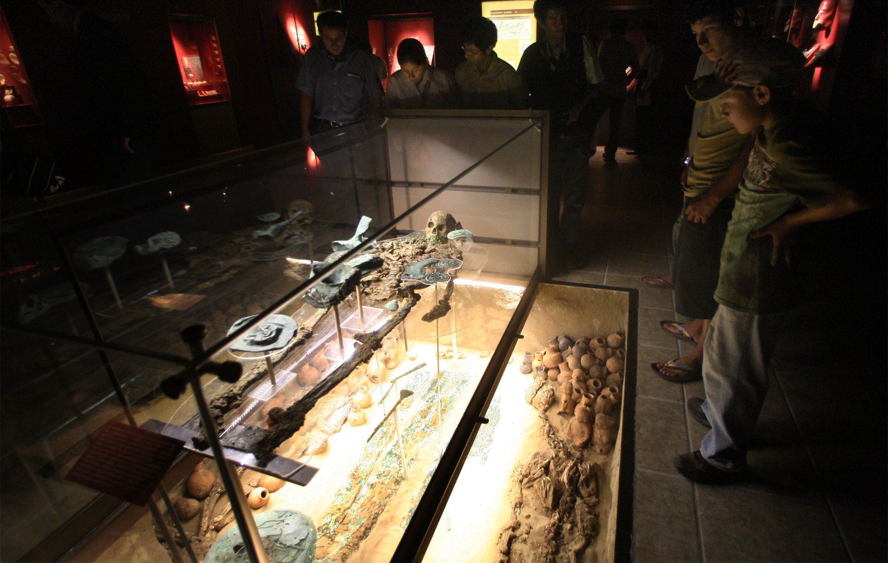 El museo de sitio Huaca Rajada Sipán exhibe tres contextos funerarios de la élite mochica. FOTO: ANDINA/Archivo