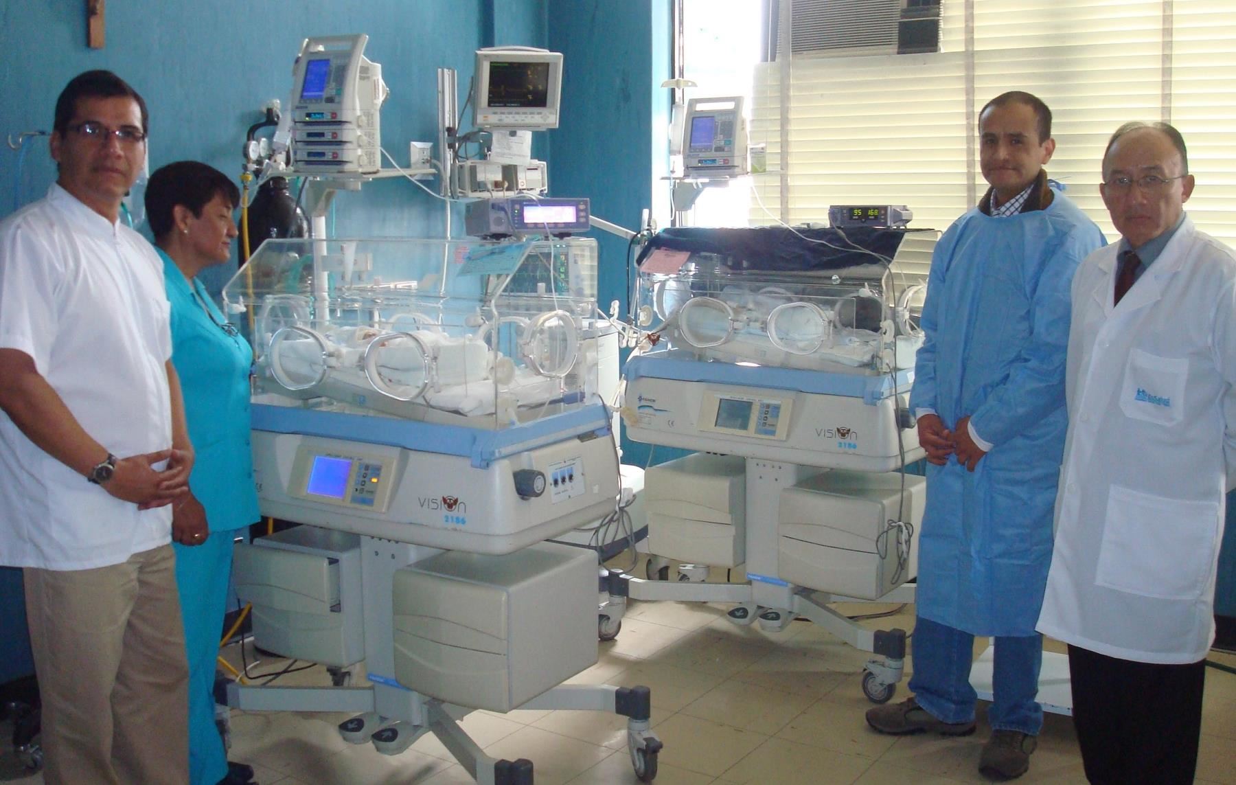 Médicos del hospital Alberto Seguín de EsSalud-Arequipa participaron del nacimiento de quintillizos. FOTO: ANDINA/Difusión
