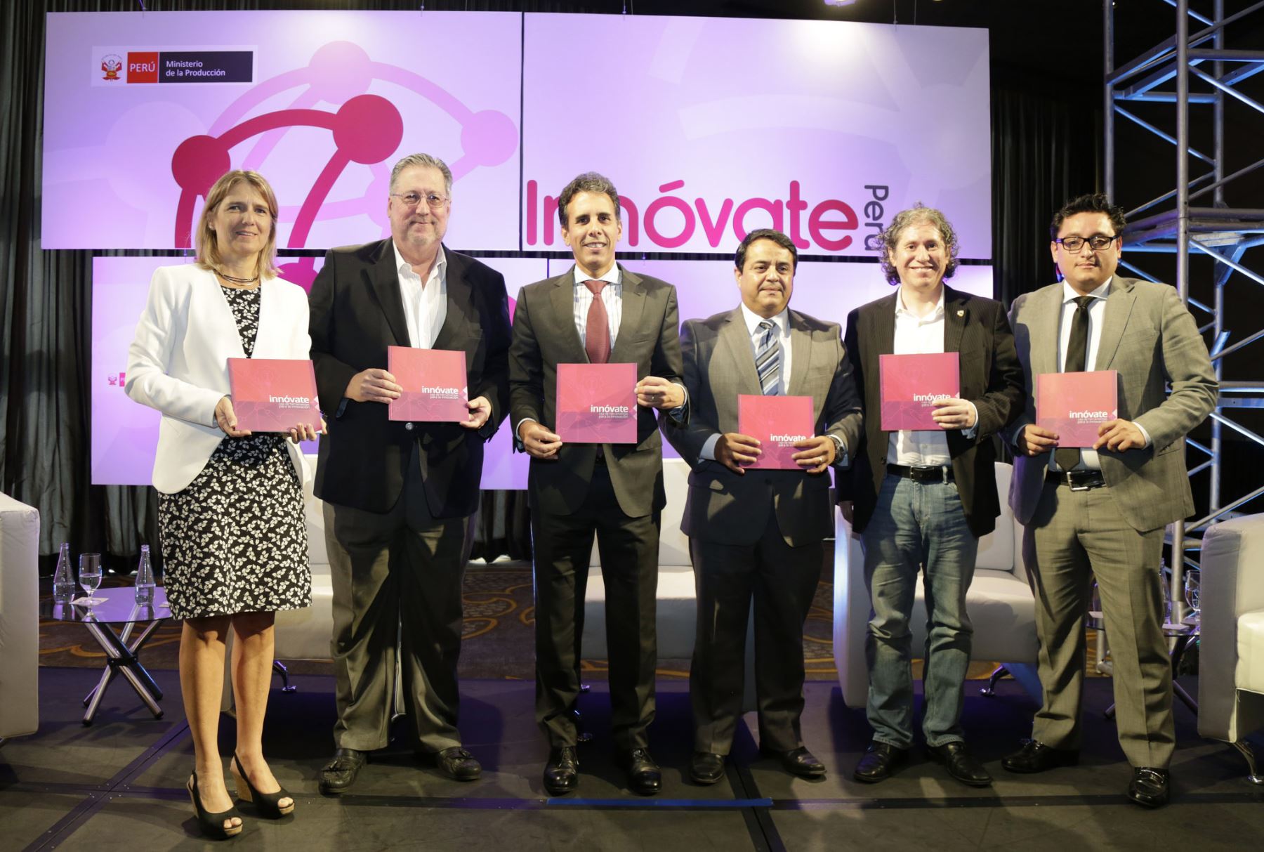 LIMA, PERÚ-FEBRERO 03.Ministro de la Producción, Piero Ghezzi, presentó el “Calendario de la Innovación 2015-2016”.Foto:ANDINA/Difusión