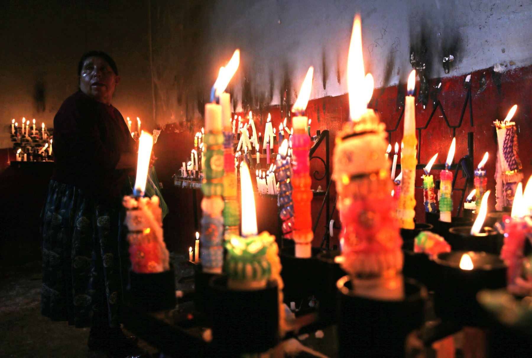 PUNO, PERÚ - FEBRERO 06.Devotos se preparan para la Fiesta de la candelaria.Foto: ANDINA/Carlos Lezama