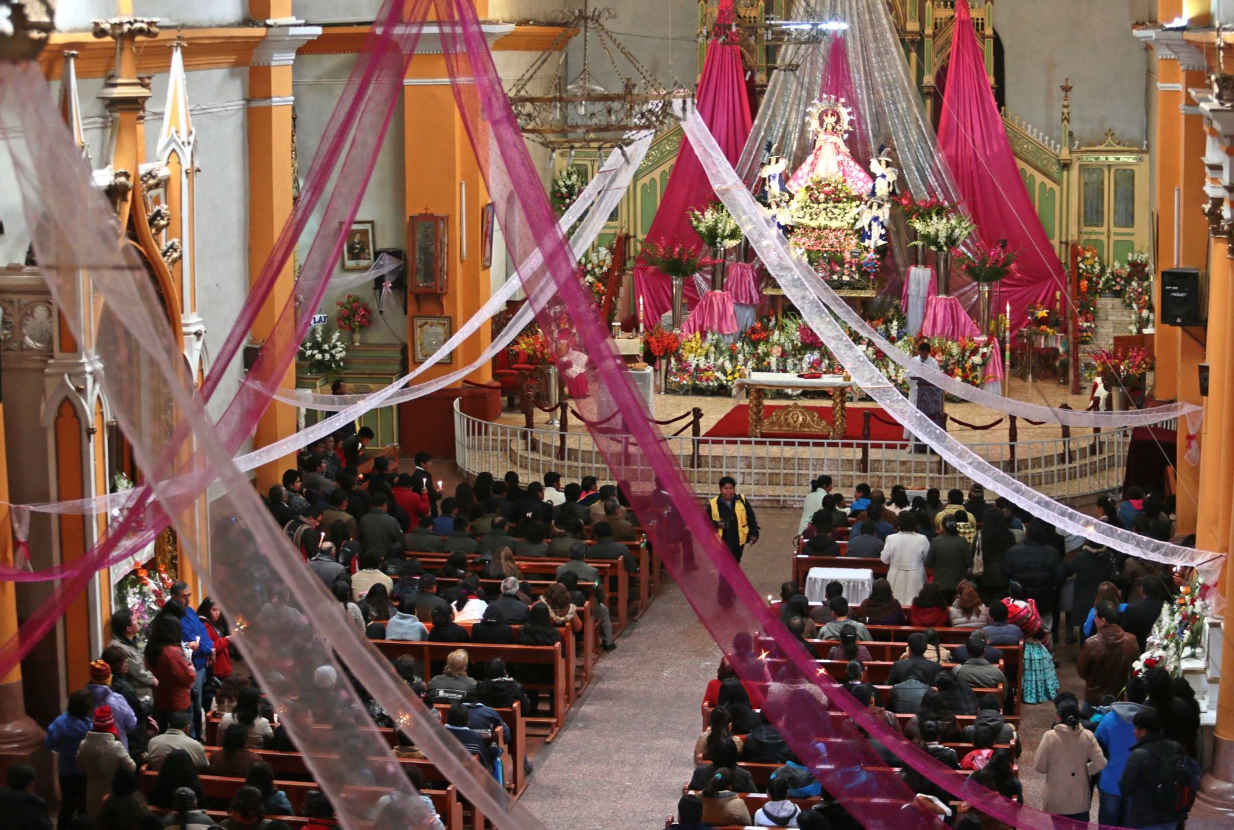 PUNO,PERÚ.FEBRERO 07. Misa en Honor a la Virgen de la Candelaria.Foto: ANDINA/Carlos Lezama