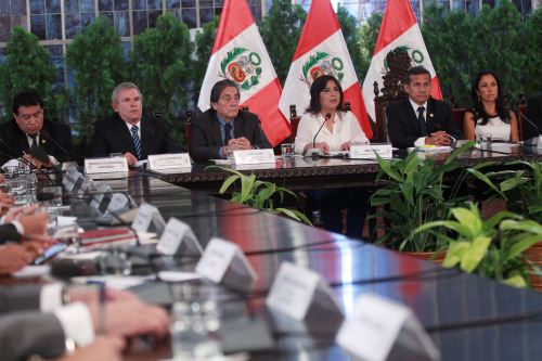 LIMA PERÚ, FEBRERO 9. Presidente Ollanta Humala y Premier Ana Jara  presiden  el dialogo nacional. Foto: ANDINA/Melina Mejia