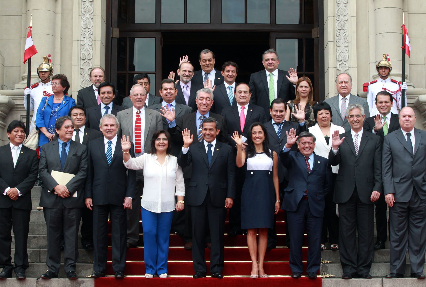 LIMA PERÚ, FEBRERO 9. Presidente Ollanta Humala y Premier Ana Jara junto a los participantes  del dialogo nacional. Foto: ANDINA/Melina Mejia