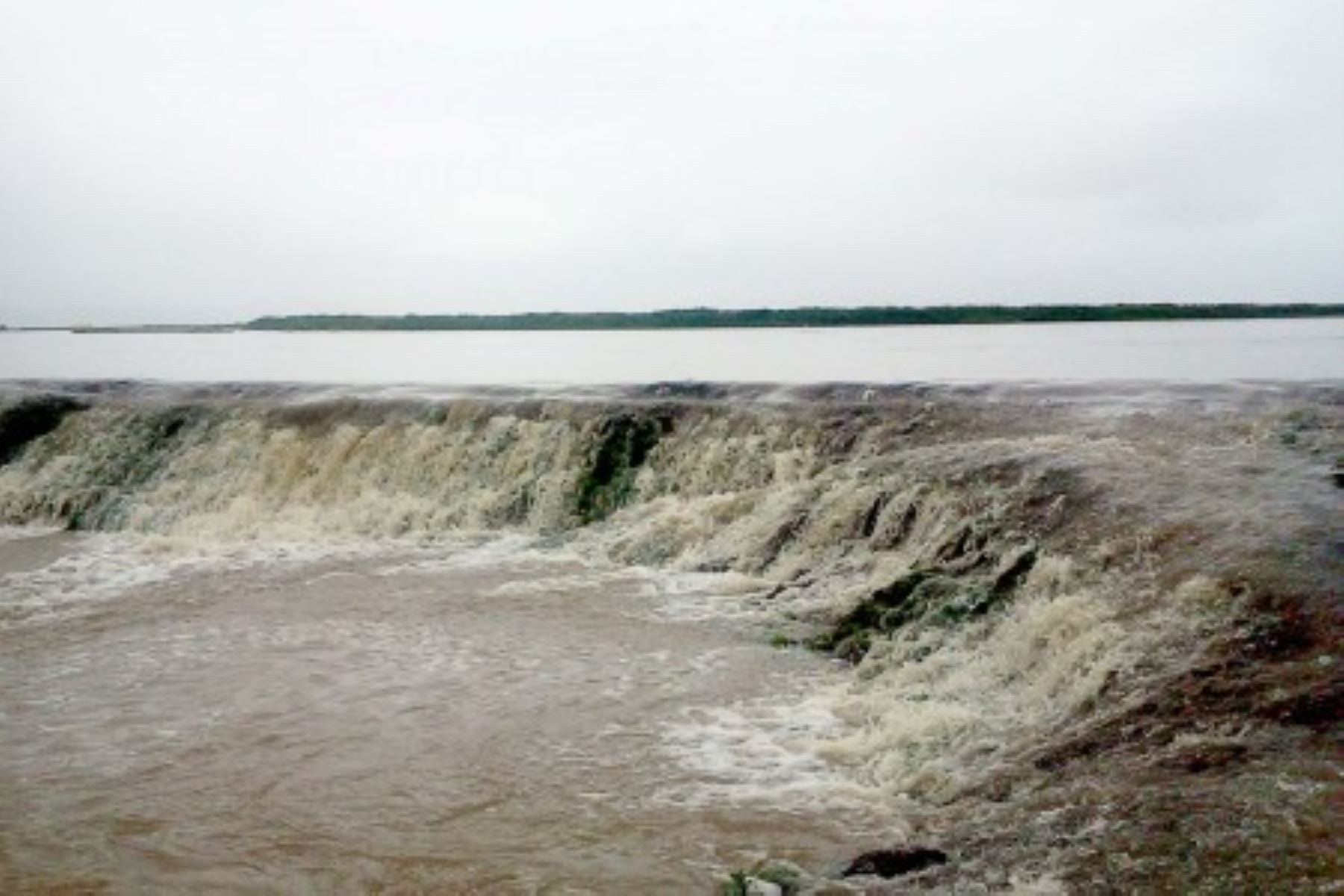 Río Ramis alcanzó un nivel agua de 2.2 metros, ubicándose a 0.6 metros de su nivel crítico de Alerta Roja Hidrológica.ANDINA/Difusión