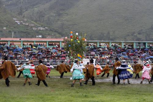 Carnaval Abanquino es pícaro,  gracioso y se caracteriza por sus movimientos ágiles. Percy Hurtado Santillán.