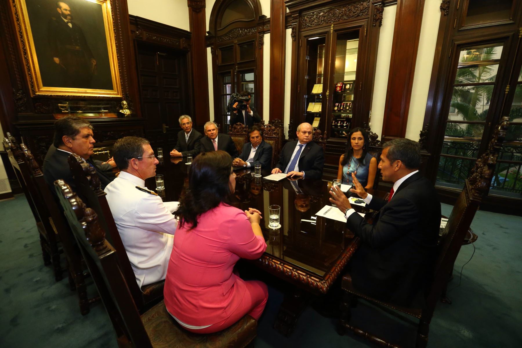 LIMA, 19 FEB. Presidente Ollanta Humala sostiene reunión con líderes políticos del país para informar sobre el presunto espionaje de Chile en perjuicio del Perú. Foto: ANDINA/Prensa Presidencia