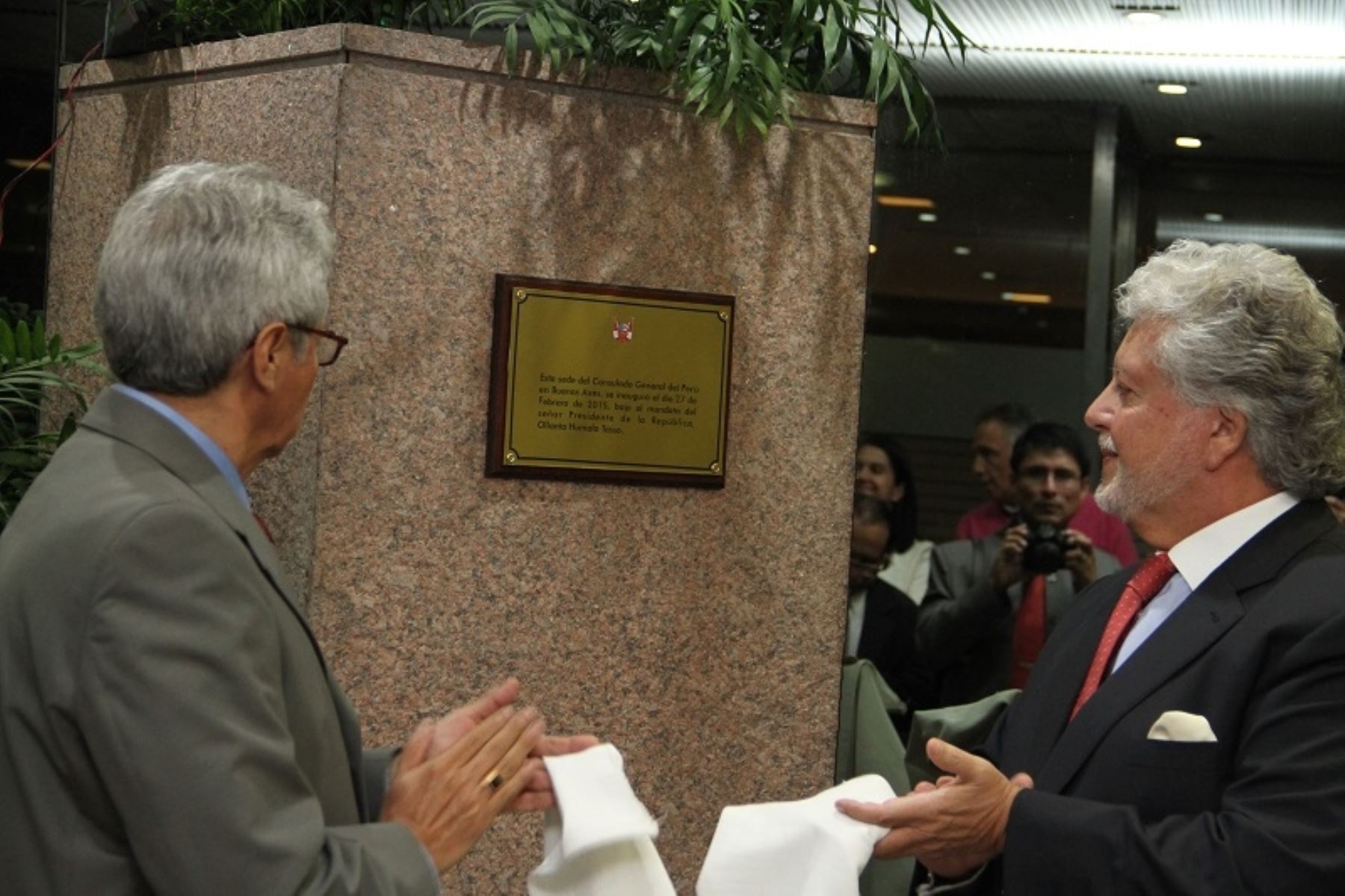 Inauguran nuevo local de Consulado General del Perú en Buenos Aires.