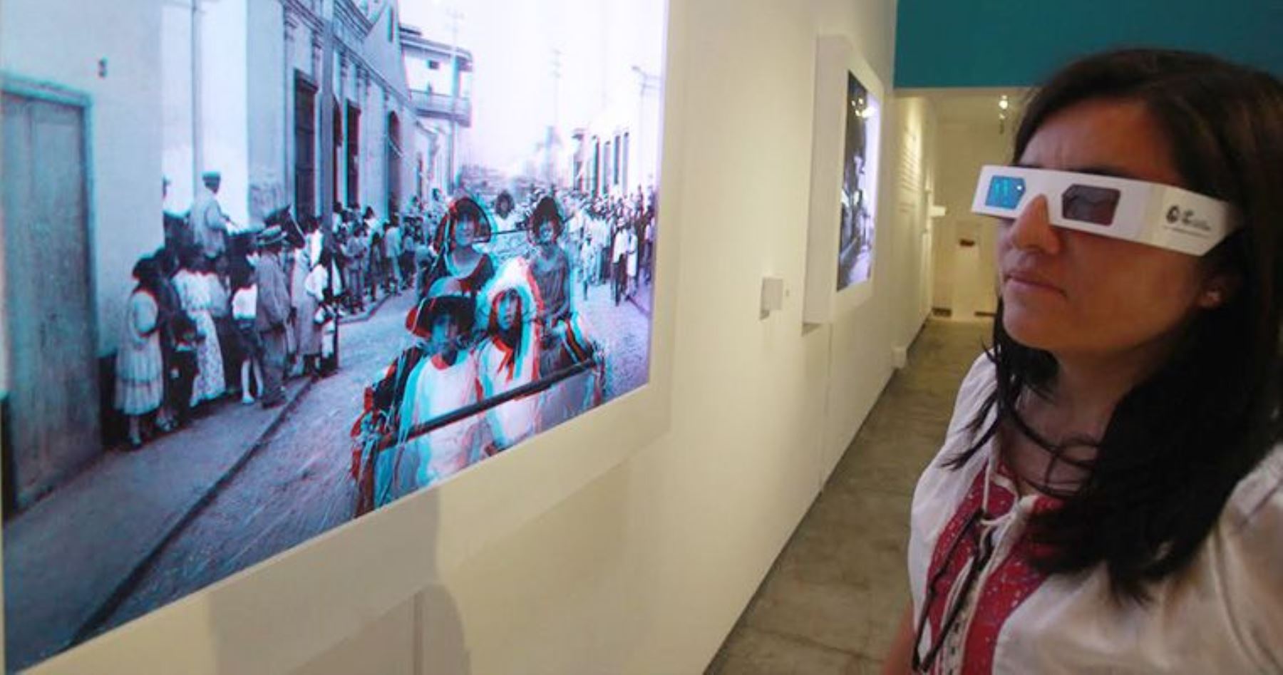 Presentan muestra de fotografías en 3D tomadas en el Perú