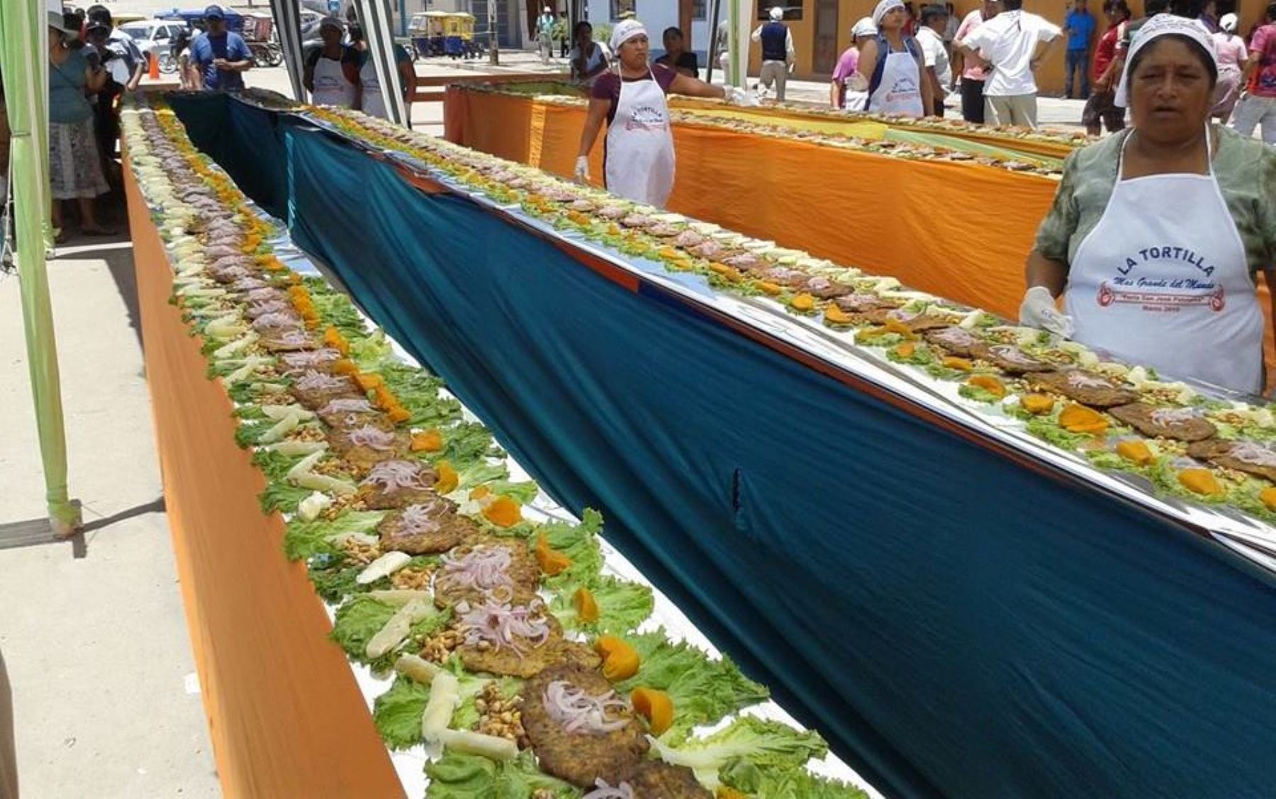 Lambayeque presentan tortilla de raya de más de 120 metros de largo