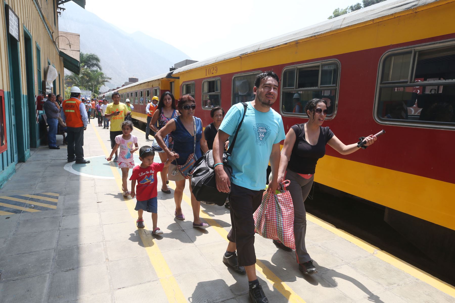 “Los vagones están impecables. En cuatro meses todo Lima podrá verlos cuando lleguen y la gente podrá juzgar si son buenos o no”, manifestó Juan de Dios Olaechea, presidente de Ferrocarril Central Andino. ANDINA/Vidal Tarqui