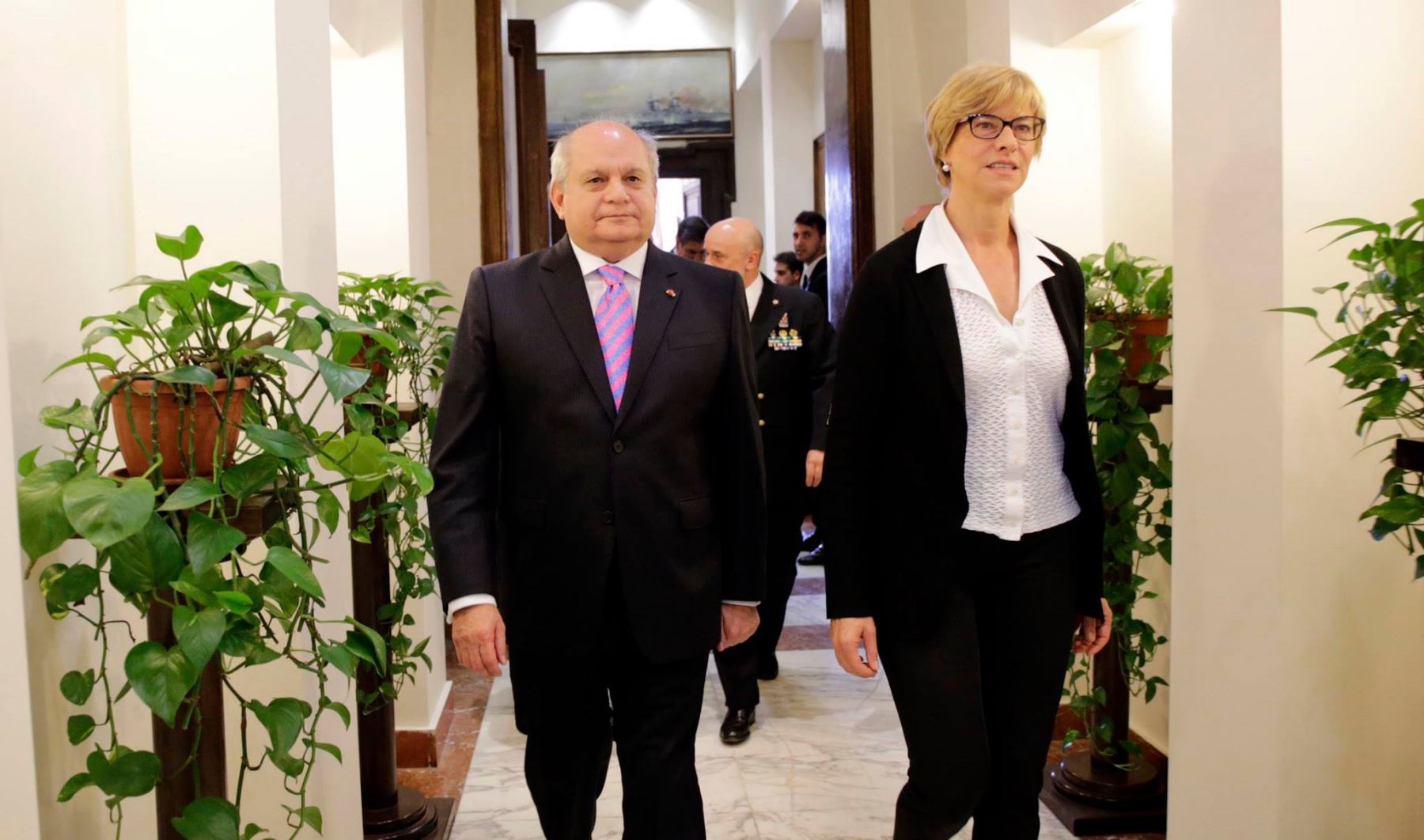 Ministra de Defensa de Italia, Roberta Binotti, llega hoy al Perú en visita oficial.