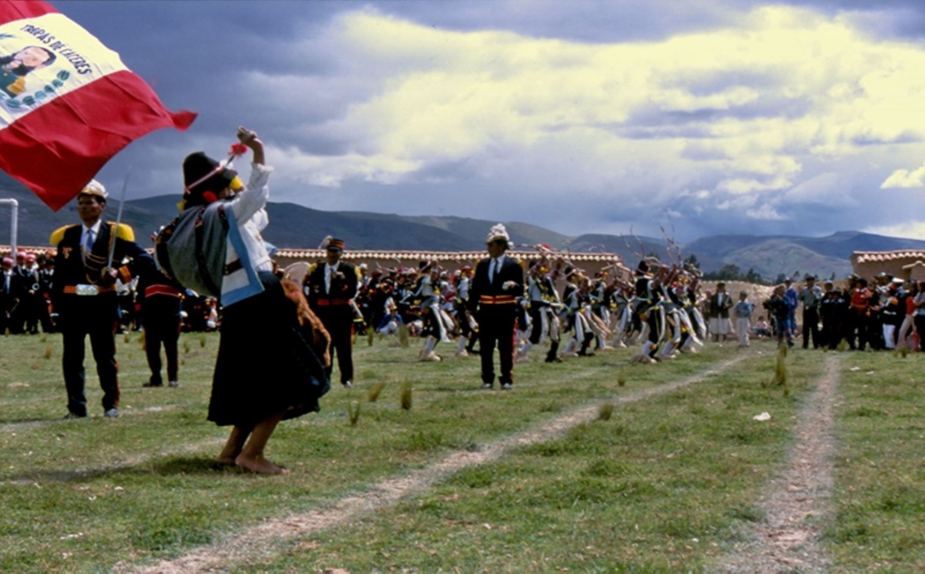 El Jueves Santo se realiza el desfile de La Maqtada de Cáceres en la provincia de Jauja. ANDINA/Difusión