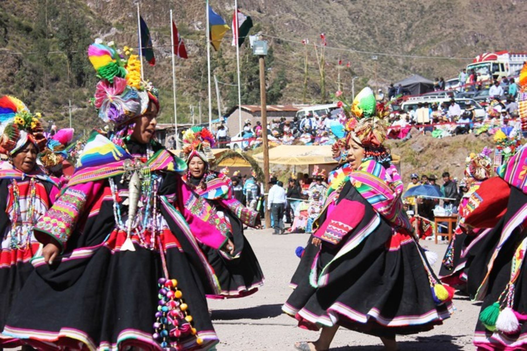 Peru: Moquegua to celebrate Charango Festival at Sarawja | News ...