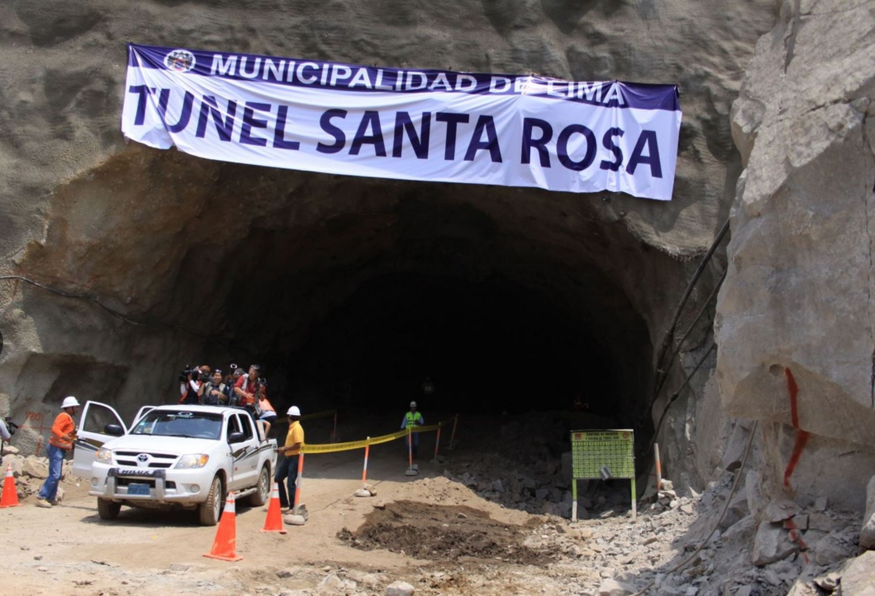 Se ampliará presupuesto para construir túnel Santa Rosa.