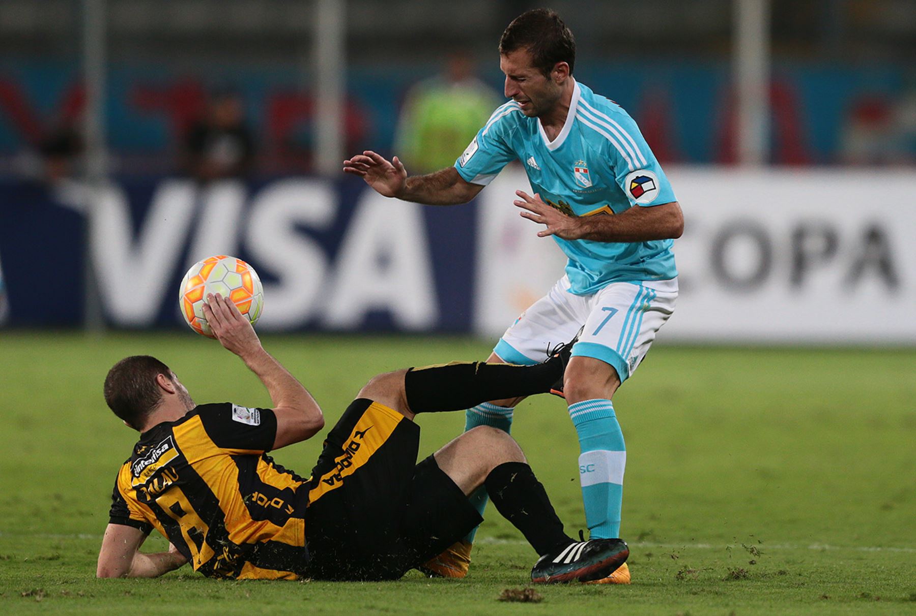 LIMA PERÚ, ABRIL 14.Sporting Cristal igualó por la mínima diferencia con el paraguayo Guaraní, resultado que no le permitió acceder a la siguiente fase de la Copa Libertadores 2015.Foto:ANDINA/Carlos Lezama