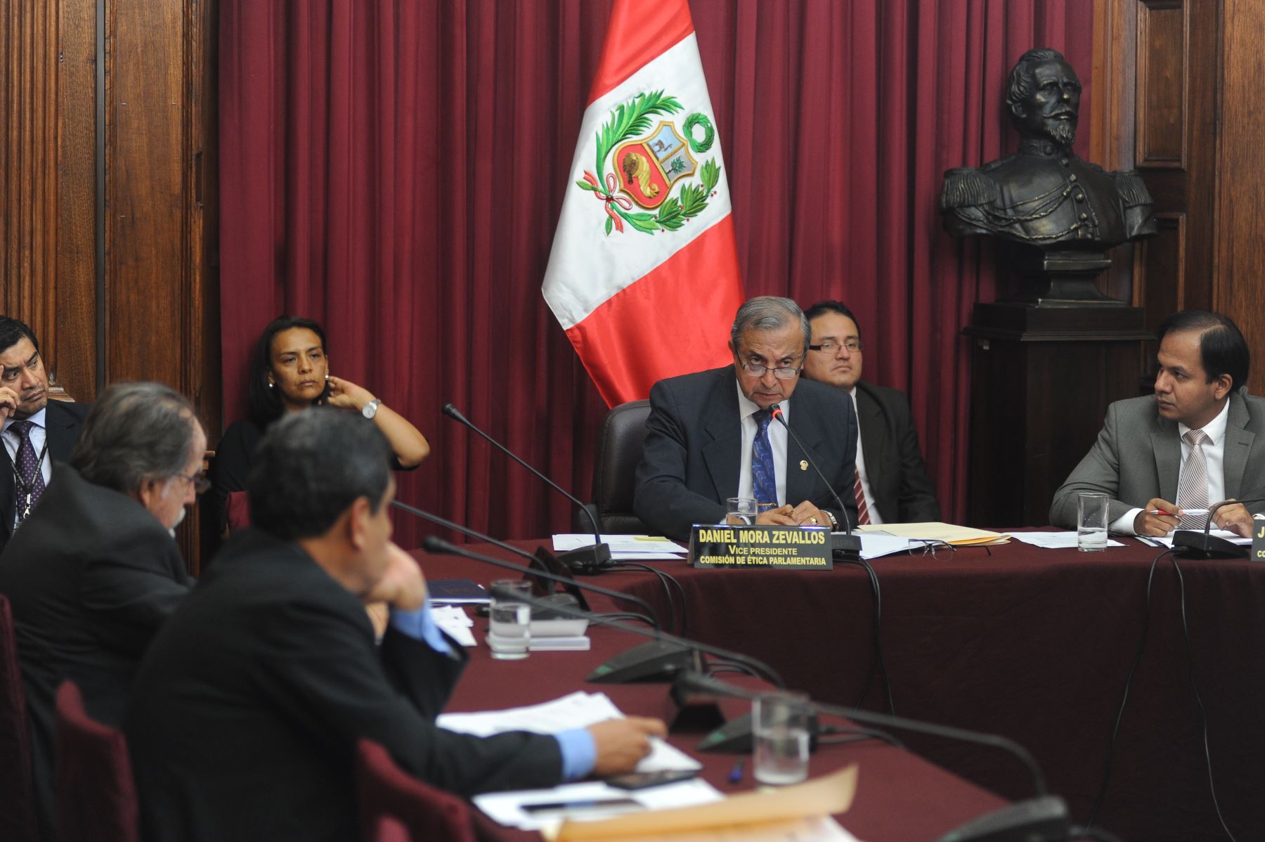 La Comisión de Ética sesionó con la presencia del vicepresidente y secretario del grupo, Daniel Mora y Juan Díaz Dios, respectivamente. ANDINA/Difusión