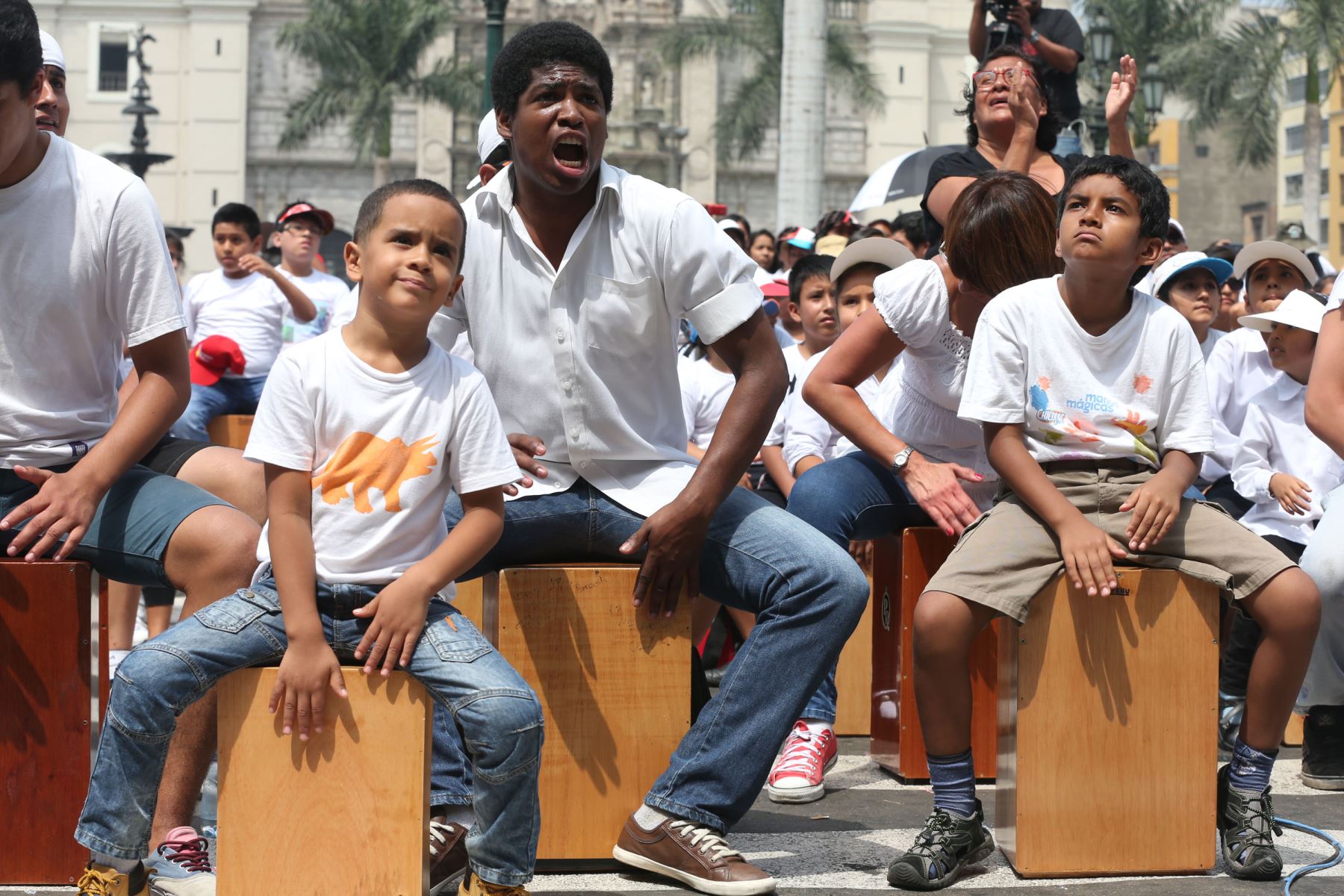Peru's Cajon International Festival breaks Guinness Record for largest  ensemble | News | ANDINA - Peru News Agency