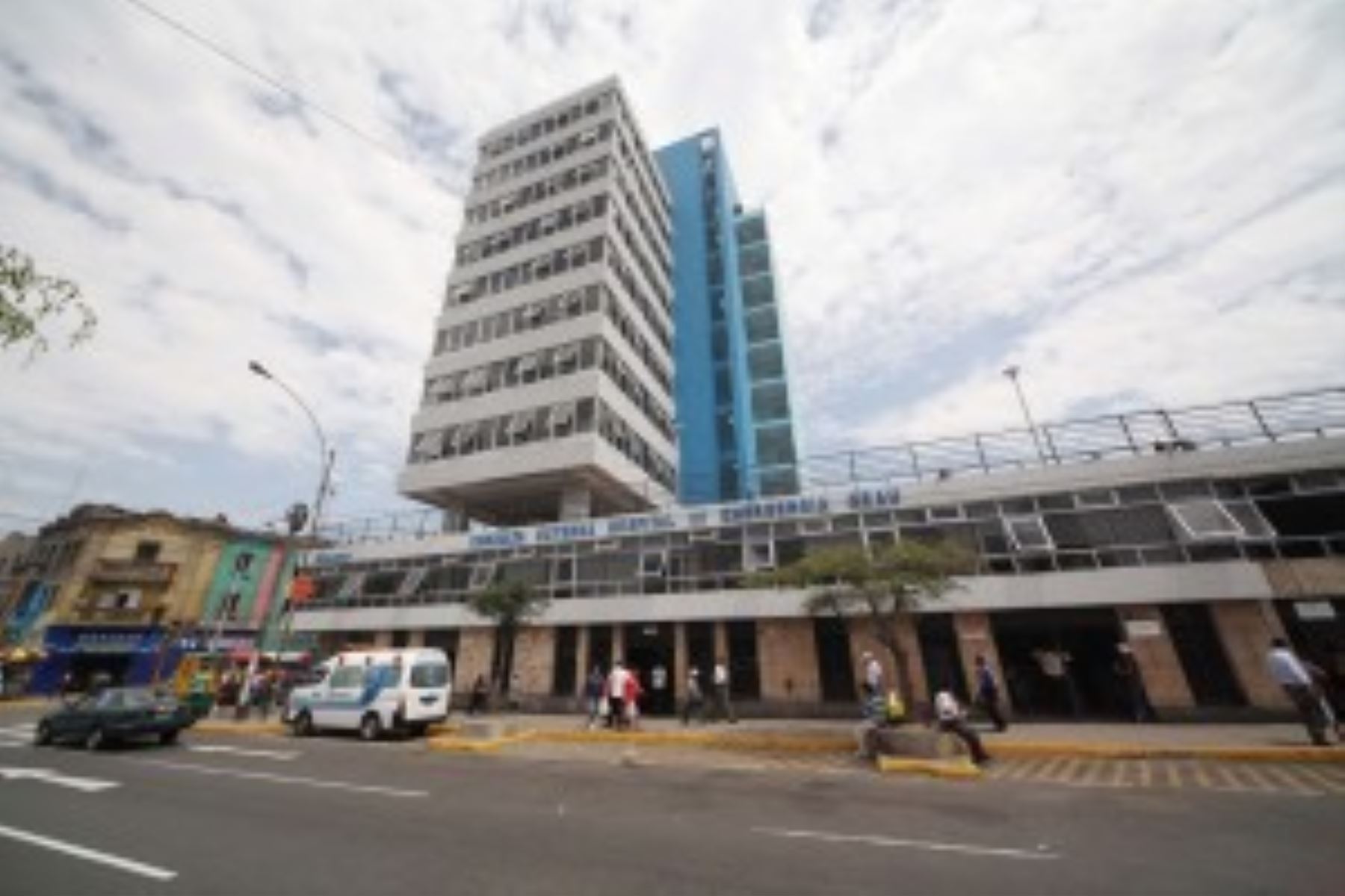 EsSalud: Centro de Consultas Externas Grau cuenta con certificado de  Defensa Civil | Noticias | Agencia Peruana de Noticias Andina